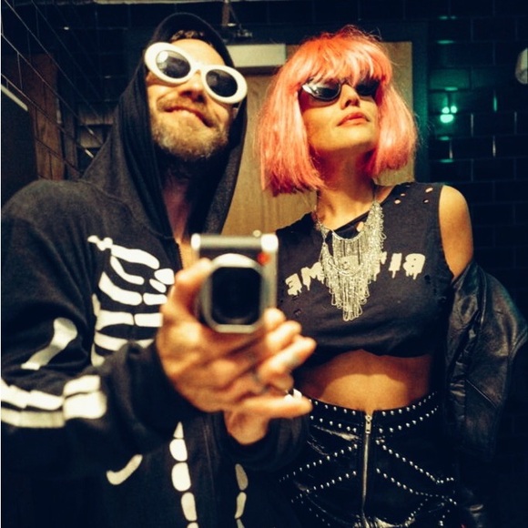 Meet your Poshers, Jana & David - Picture 2 of 8